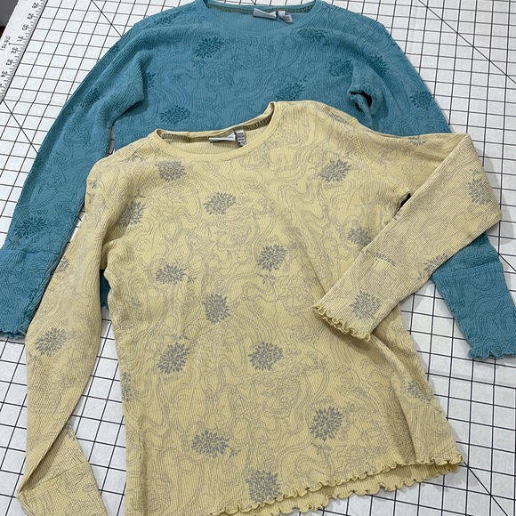 White Mountain Tops - Pair of White Mountain Traders (yellow and teal) thermal henley long sleeves